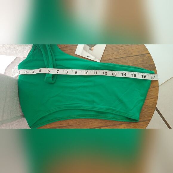 Naked Wardrobe Green Smooth Side Asymmetrical Crop Top NWT Sz XL NW-T2619 - Picture 8 of 11